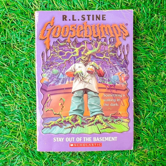 3/$15 Goosebumps, Stay out of the Basement R.L. Stine 1992 Vintage Book - Picture 1 of 4